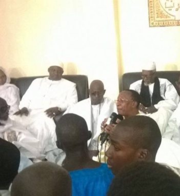 Tivaoune et Touba prient pour le président Adama Barrow Tivaoune et Touba prient pour le président Adama Barrow