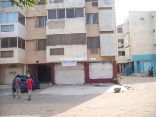 Des échoppes et magasins fermés c'est le décor que s'offre Dakar au lendemain des fêtes Des échoppes et magasins fermés c'est le décor que s'offre Dakar au lendemain des fêtes