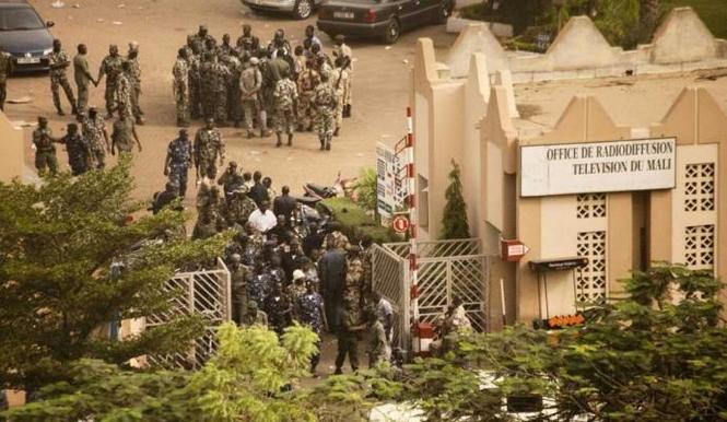 Mali : les organisations pro-putschistes demandent le départ du président Traoré Mali : les organisations pro-putschistes demandent le départ du président Traoré