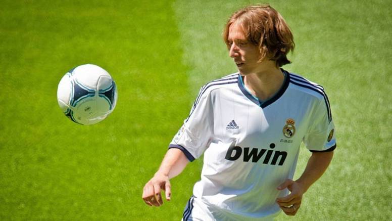 Supercoupe Real Madrid vs FC Barcelone: Mourinho va-t-il lancer Modric? Supercoupe Real Madrid vs FC Barcelone: Mourinho va-t-il lancer Modric?