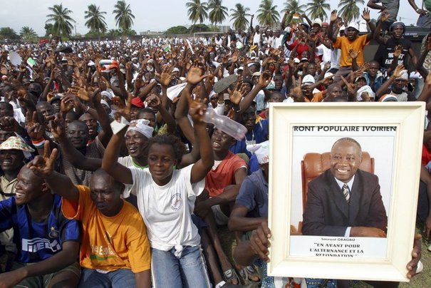 692154_supporters-of-ivory-coast-president-gbagbo-gather-in-abidjan.jpg
