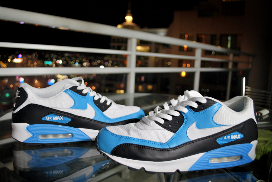 Nike AirMax 90 Vivid Blue Nike AirMax 90 Vivid Blue