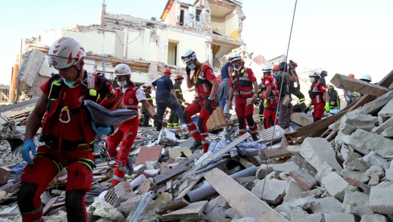 Italie: après le puissant séisme, le bilan ne cesse de s'aggraver