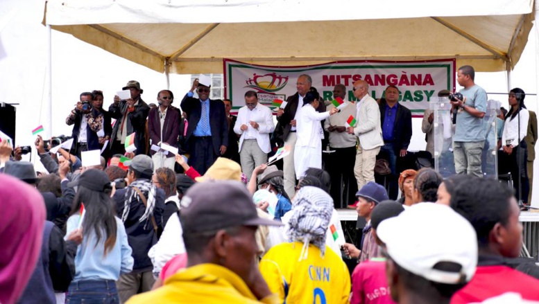 Madagascar: franc succès pour la nouvelle plate-forme d'opposition au gouvernement Madagascar: franc succès pour la nouvelle plate-forme d'opposition au gouvernement