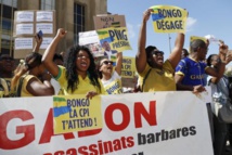 A Paris, des centaines de Gabonais réclament le départ d'Ali Bongo