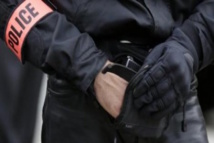 France : Un jeune homme arrêté près de Paris, la tête décapitée de sa mère entre les mains France : Un jeune homme arrêté près de Paris, la tête décapitée de sa mère entre les mains