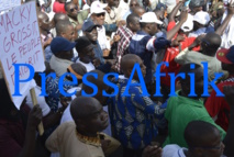 Marche Wattu Senegal: Abdoul Mbaye sous les "vapes" des lacrymogène, Barthélémy Dias blessé