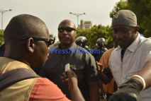 Marche Wattu Senegal: Abdoul Mbaye sous les "vapes" des lacrymogène, Barthélémy Dias blessé Marche Wattu Senegal: Abdoul Mbaye sous les "vapes" des lacrymogène, Barthélémy Dias blessé