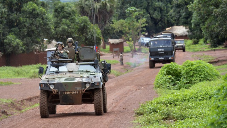 RCA: une cérémonie pour marquer la fin de l’opération française Sangaris RCA: une cérémonie pour marquer la fin de l’opération française Sangaris