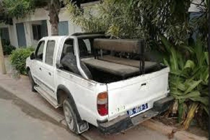 Alinard Ndiaye : « Que l'État du Sénégal vienne récupérer son véhicule garé devant la maison de Me Wade au Point E »