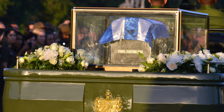L'urne funéraire de Fidel Castro quitte La Havane pour traverser Cuba L'urne funéraire de Fidel Castro quitte La Havane pour traverser Cuba