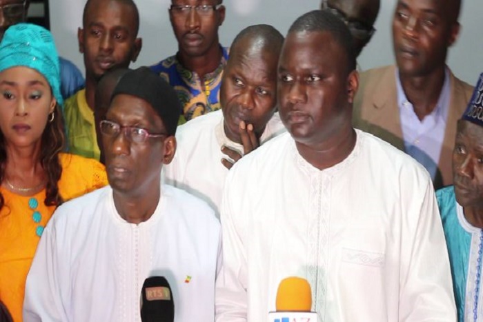 Concessions à l’opposition: Macky lâche du lest