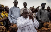 Gambie: Adama Barrow appelle Yahya Jammeh à respecter la volonté du peuple Gambie: Adama Barrow appelle Yahya Jammeh à respecter la volonté du peuple