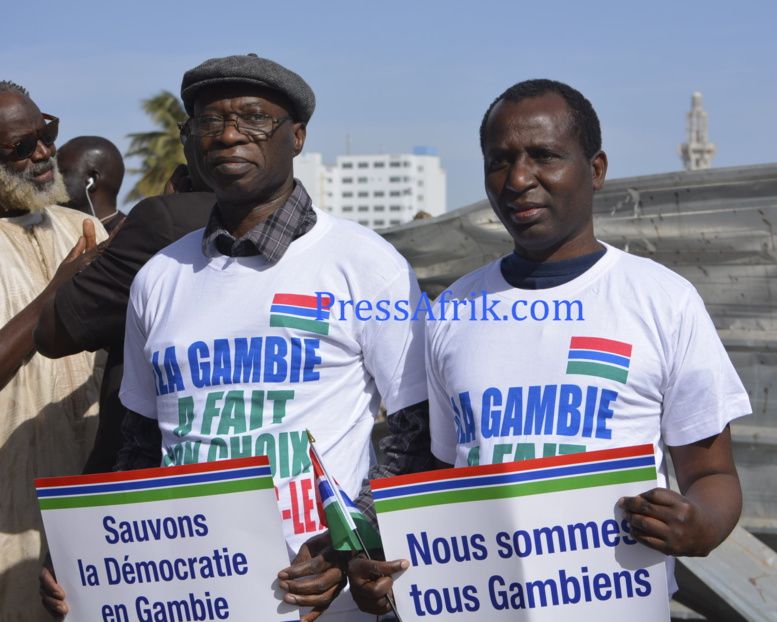 Sit-in à la place de l’Obélisque: la Société civile et la diaspora gambienne demandent à Jammeh de quitter le pouvoir