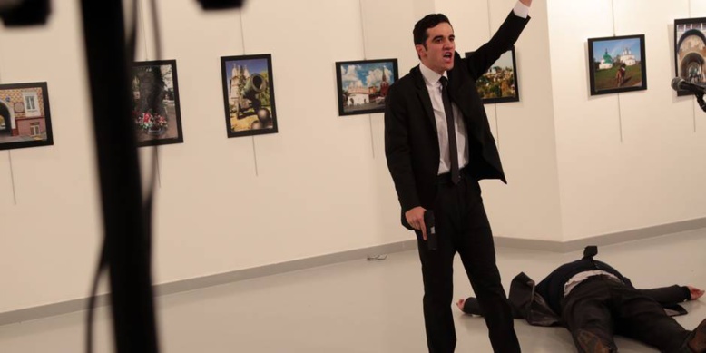 Turquie: l'ambassadeur russe à Ankara tué par balle