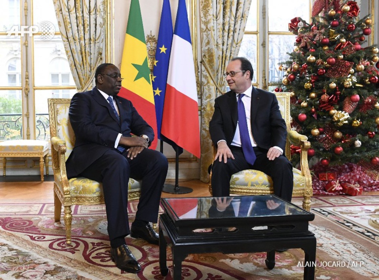Hollande s'engage à faciliter l'octroi de la nationalité française aux tirailleurs sénégalais