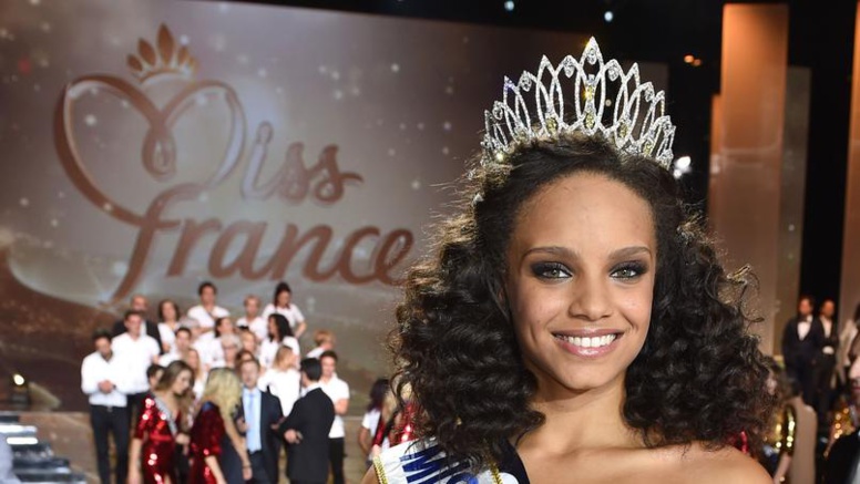 Accusé d’avoir blanchi une photo de Miss France 2017, le photographe de Paris Match répond