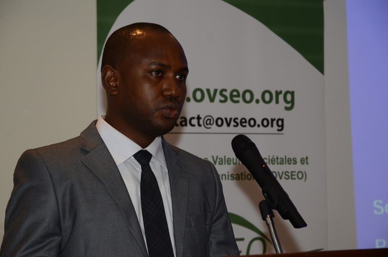 Lutter contre les changements climatiques : Mahamadou BALDE appelle à décarboner le secteur des énergies renouvelables Lutter contre les changements climatiques : Mahamadou BALDE appelle à décarboner le secteur des énergies renouvelables