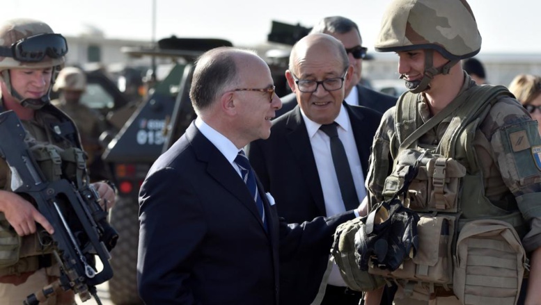 ​A Ndjamena, Bernard Cazeneuve assure du soutien de la France au Tchad