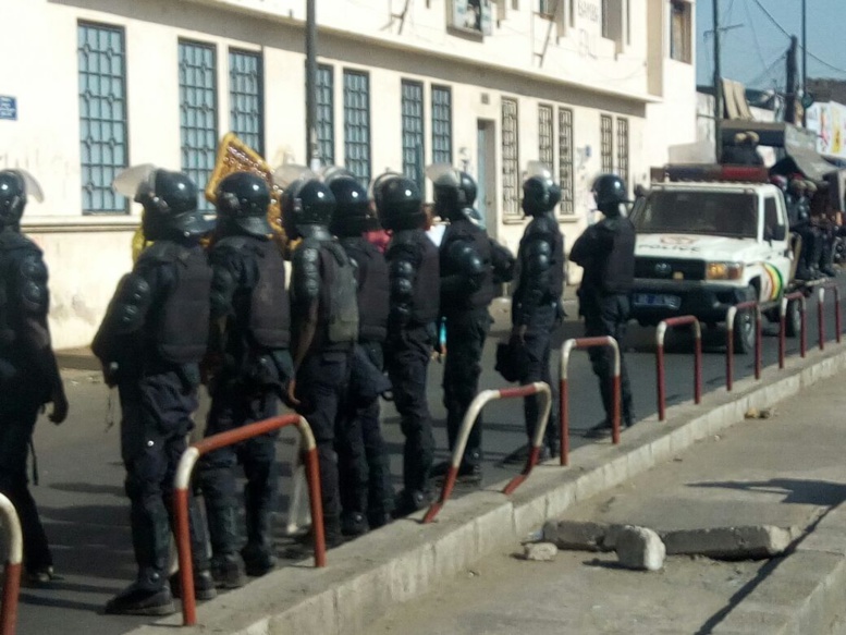 Rassemblement devant la mairie de la Médina sous haute sécurité Rassemblement devant la mairie de la Médina sous haute sécurité