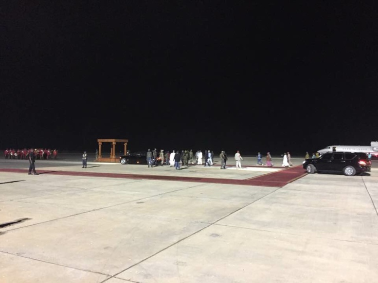 Gambie : Le cortège du président Yahya Jammeh est arrivé à l’aéroport