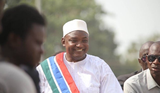Gambie : le Président Adama Barrow annonce son retour demain, lundi à Banjul