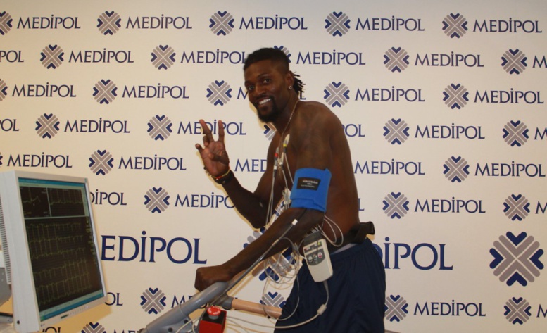 Basaksehir : Adebayor a signé Basaksehir : Adebayor a signé