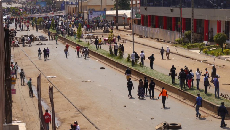 Cameroun: procès des leaders anglophones reporté, des incidents éclatent Cameroun: procès des leaders anglophones reporté, des incidents éclatent