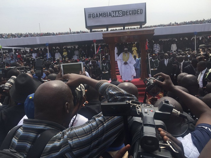 DIRECT Gambie: Ambiance électrique à l'Indépendance stadium - Fête indépendance et investiture Adama Barrow