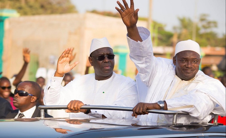 Gambie: le président Barrow gracie 14 Sénégalais