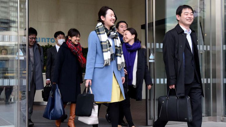 Tous les Japonais sommés de partir du bureau à 15 heures ce vendredi