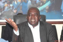 Le feu couve au Pds: les anti-Oumar Sarr en conclave nocturne chez Pape Samba Mboup