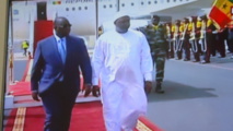 Visite d'Etat: Adama Barrow vient de fouler le sol sénégalais Visite d'Etat: Adama Barrow vient de fouler le sol sénégalais
