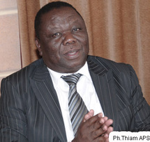 Morgan Tsvangirai en visite à Dakar