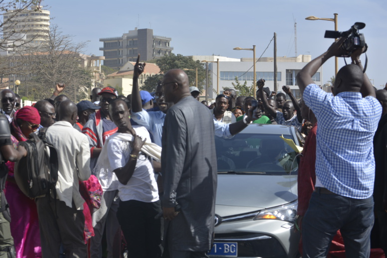 En direct du Palais de Justice : Arrivée de Khalifa Sall en images En direct du Palais de Justice : Arrivée de Khalifa Sall en images