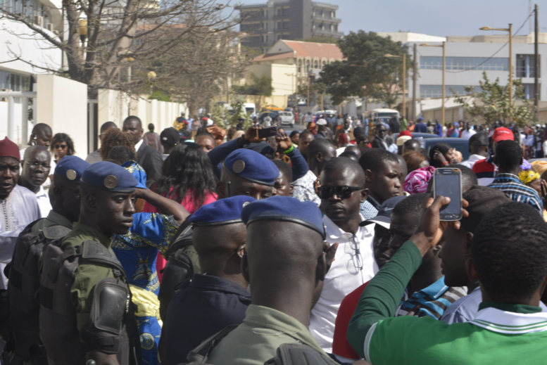 En direct du Palais de Justice : Arrivée de Khalifa Sall en images