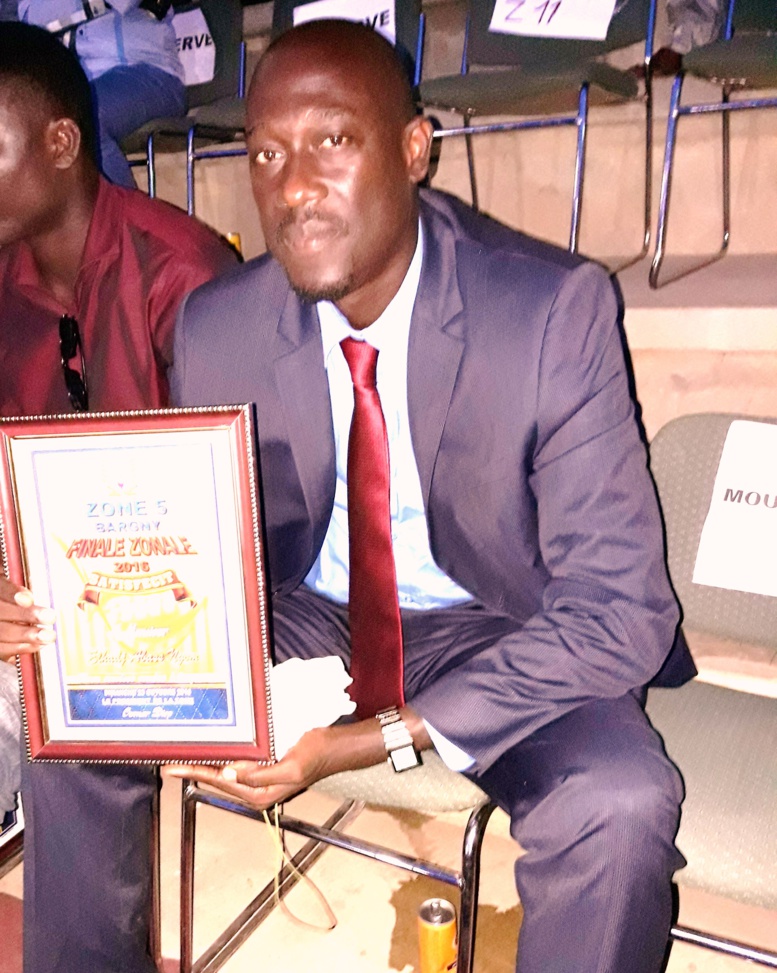 Macky SALL a créé plus de 14 millions de Khalifa SALL en emprisonnant arbitrairement le maire légitime de la ville de Dakar Macky SALL a créé plus de 14 millions de Khalifa SALL en emprisonnant arbitrairement le maire légitime de la ville de Dakar