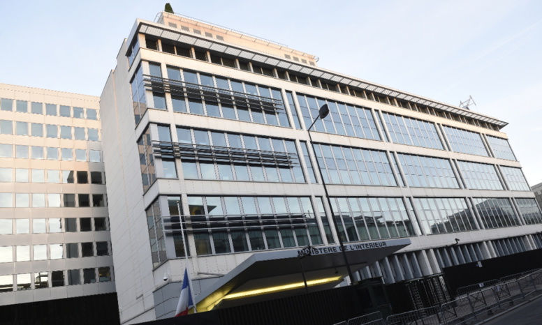 Attentats du 13 Novembre: le frère d'Hasna Aït Boulahcen placé en garde à vue Attentats du 13 Novembre: le frère d'Hasna Aït Boulahcen placé en garde à vue