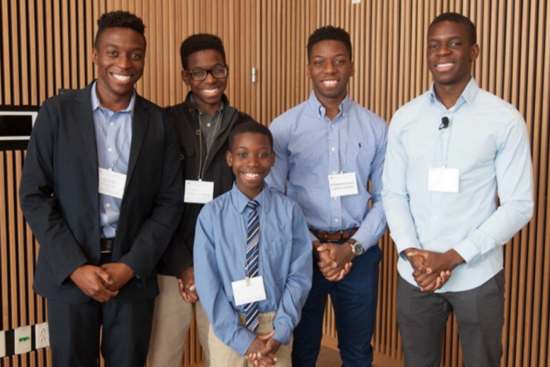 Steven Udotong, cet afro-américain de seize (16) ans qui va construire un réacteur nucléaire Steven Udotong, cet afro-américain de seize (16) ans qui va construire un réacteur nucléaire