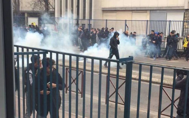 Val-de-Marne: 11 interpellations après les échauffourées devant les lycées de Cachan Val-de-Marne: 11 interpellations après les échauffourées devant les lycées de Cachan