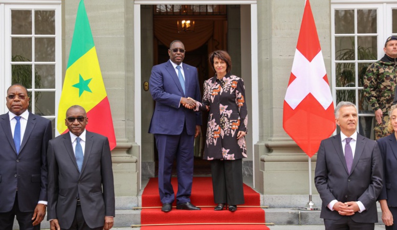 Honneurs militaires et réunion de travail: Doris Leuthard reçoit le président Macky Sall 