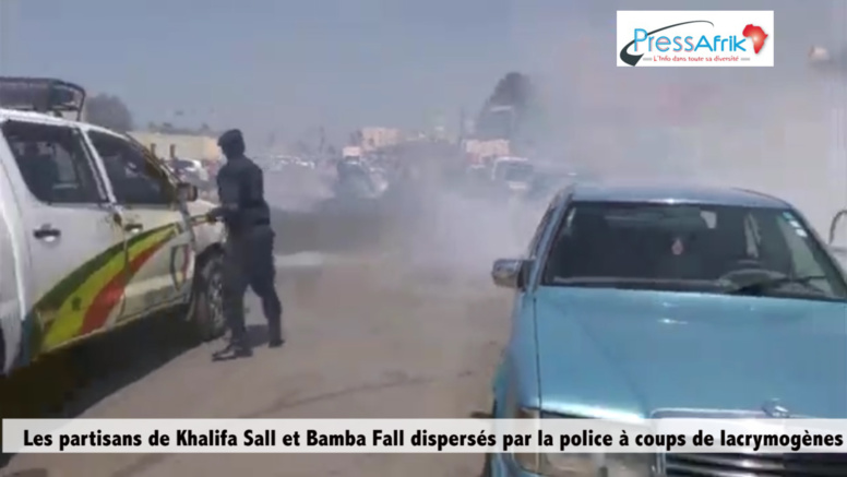 Images et Vidéo : Les partisans de Khalifa Sall et Bamba Fall dispersés par la police à coups de lacrymogènes