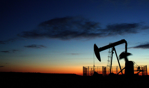 Le pétrole en hausse, l'Opep devrait réduire sa production de 2 millions de barils par jour