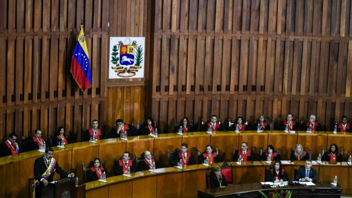 Venezuela : le coup de force de la Cour suprême et de Maduro