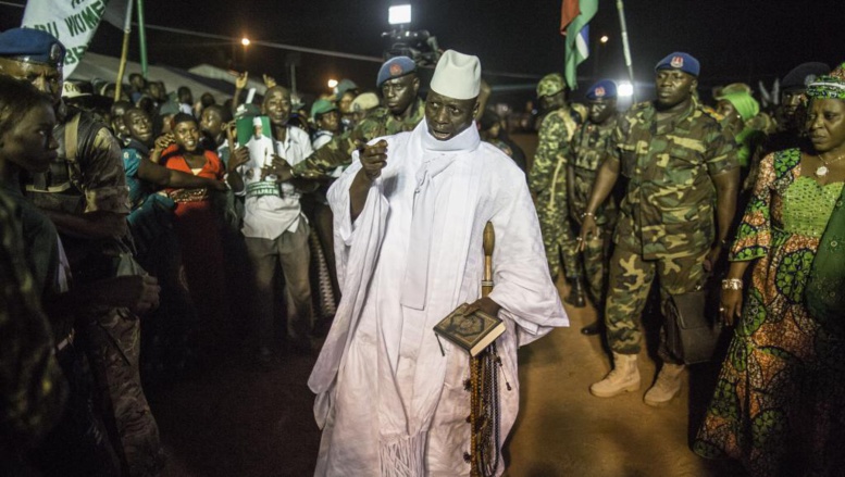 Gambie: les forces de sécurité exhument les corps de 3 victimes du régime Jammeh Gambie: les forces de sécurité exhument les corps de 3 victimes du régime Jammeh