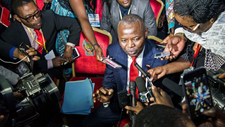 Consultations politiques en RDC: Vital Kamerhe reçu par le président Kabila Consultations politiques en RDC: Vital Kamerhe reçu par le président Kabila