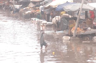 Après les eaux pendant l'hivernage, marché Syndicat est ravagé par un incendie