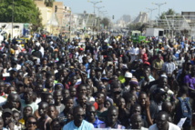Place de l'Obélisque: Rassemblement "Y'en a marre" - La foule répond présent @ibraGuindo