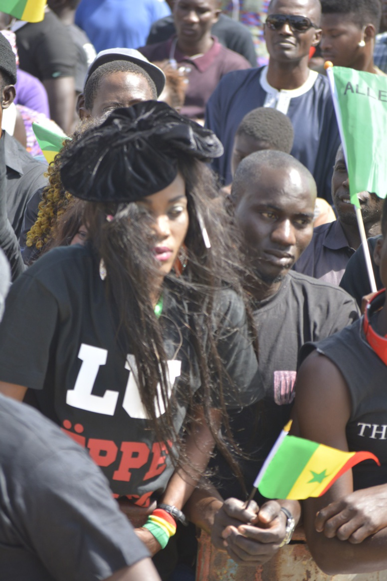 Direct - Place de l'Obélisque: Rassemblement "Y'en a marre" - La foule répond présent Direct - Place de l'Obélisque: Rassemblement "Y'en a marre" - La foule répond présent