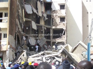 Sénégl-incendie-effondrement d'un immeuble: deux morts et sept personnes sous les décombres